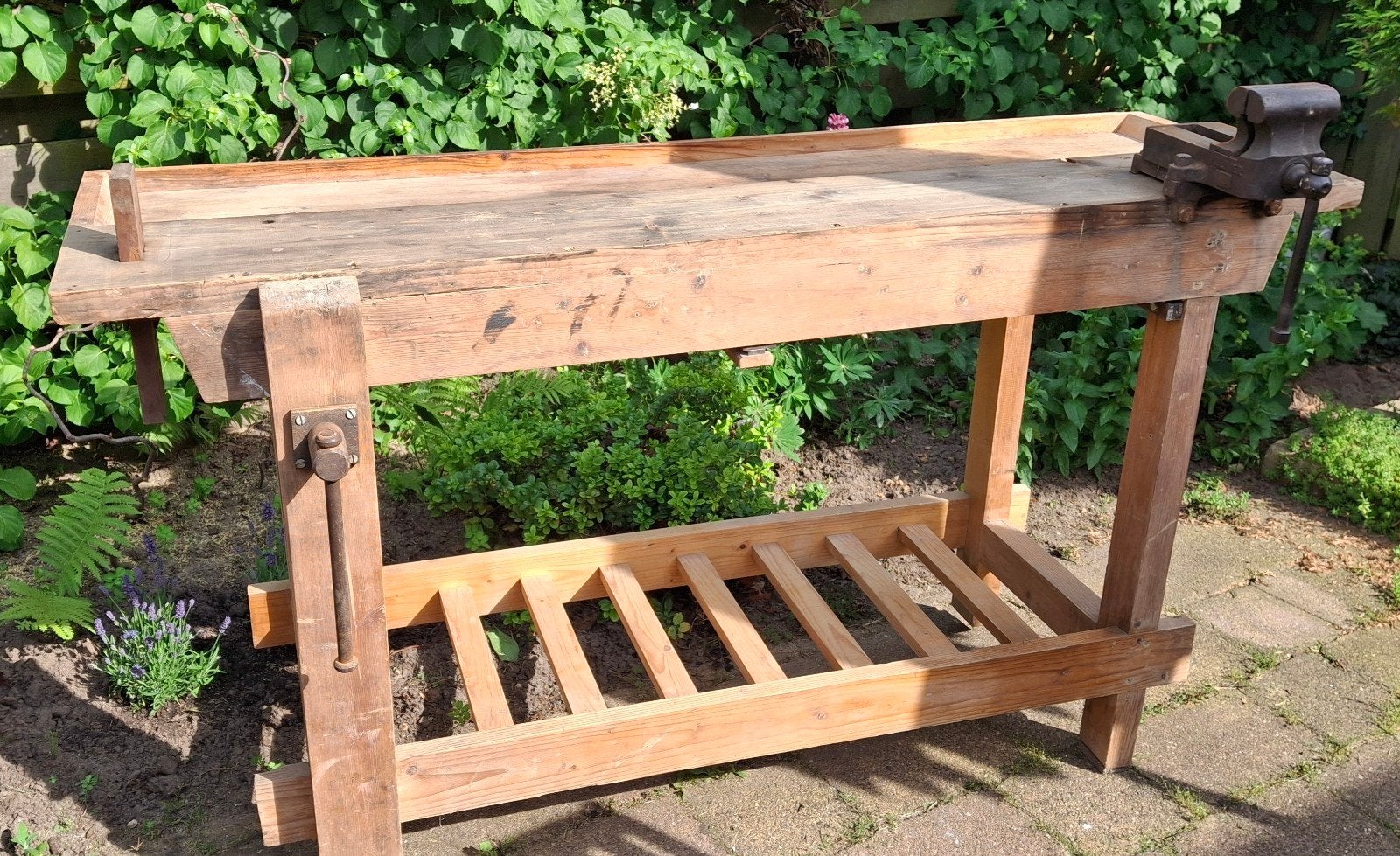 Vintage Timmermanswerkbank met bankschroef (150x46x84), Ophalen