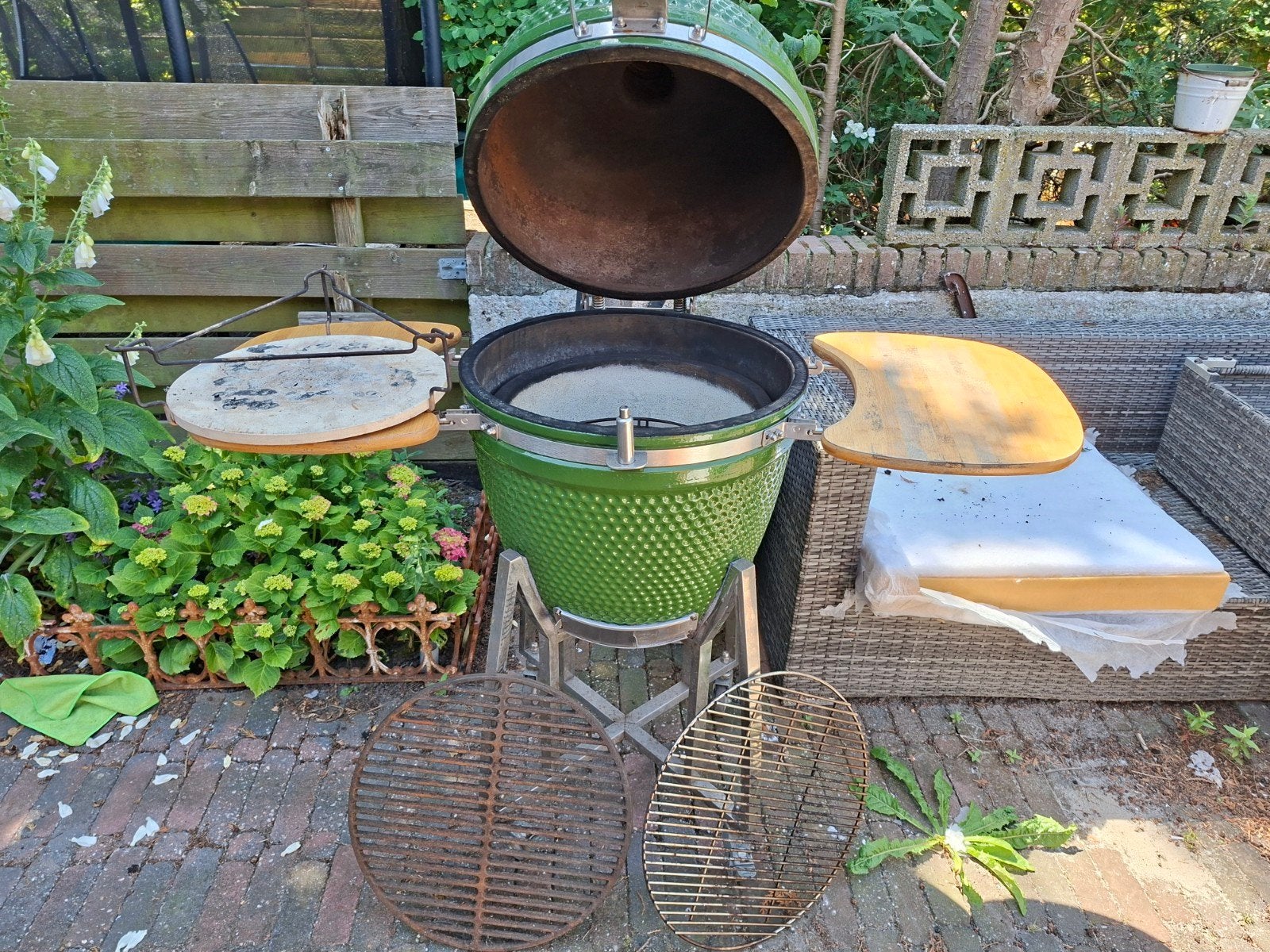 Bbq voor houtskool, Ophalen