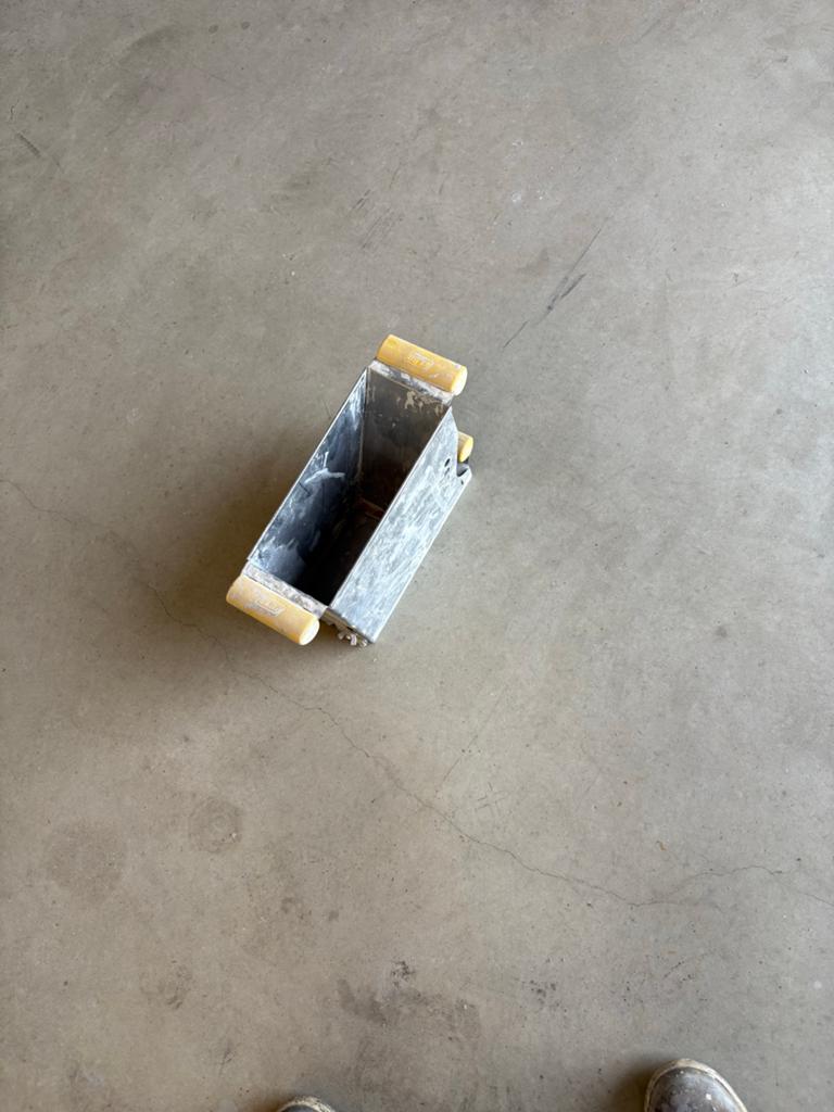 Elbo Lijmbak 100mm - Handig gereedschap voor lijmwerk, Doe-het-zelf en Verbouw, Ophalen of Verzenden, Gebruikt