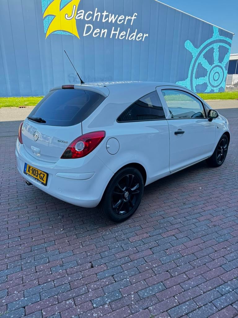 Opel Corsa 1.2 Ecoflex 51KW 3D 2011 Wit, Auto's, Voorwielaandrijving, 450 kg, 40 €/maand, 1229 cc