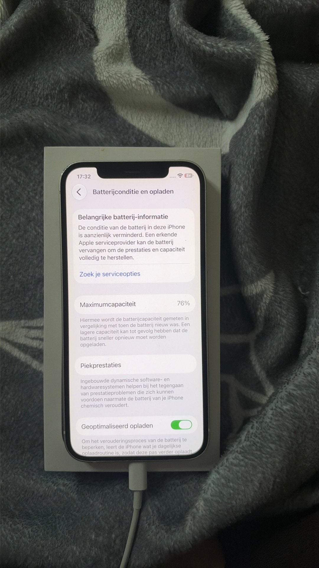 Foto 4 van Apple iPhone 12 Wit