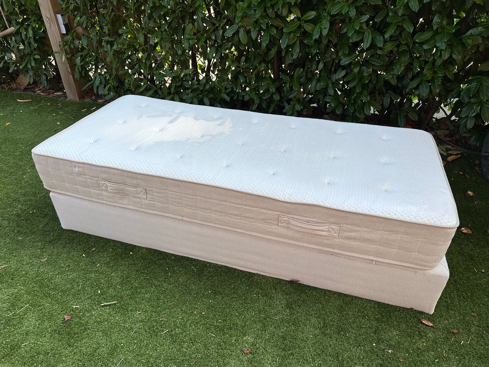 Gratis 1 pers boxspring, Overige materialen, Zo goed als nieuw, Minder dan 5 m², Ophalen