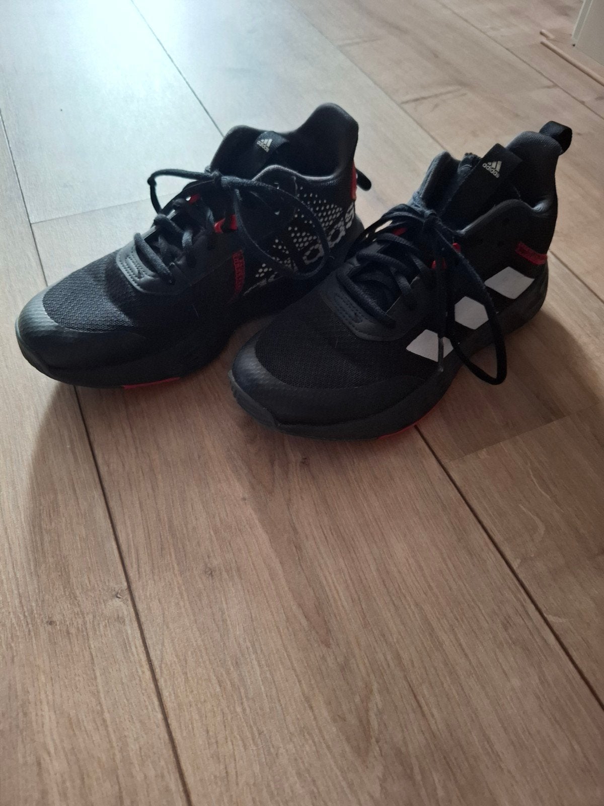 Adidas basketbalschoenen - Maat 36 - Goede staat, Ophalen of Verzenden, Gebruikt, Schoenen
