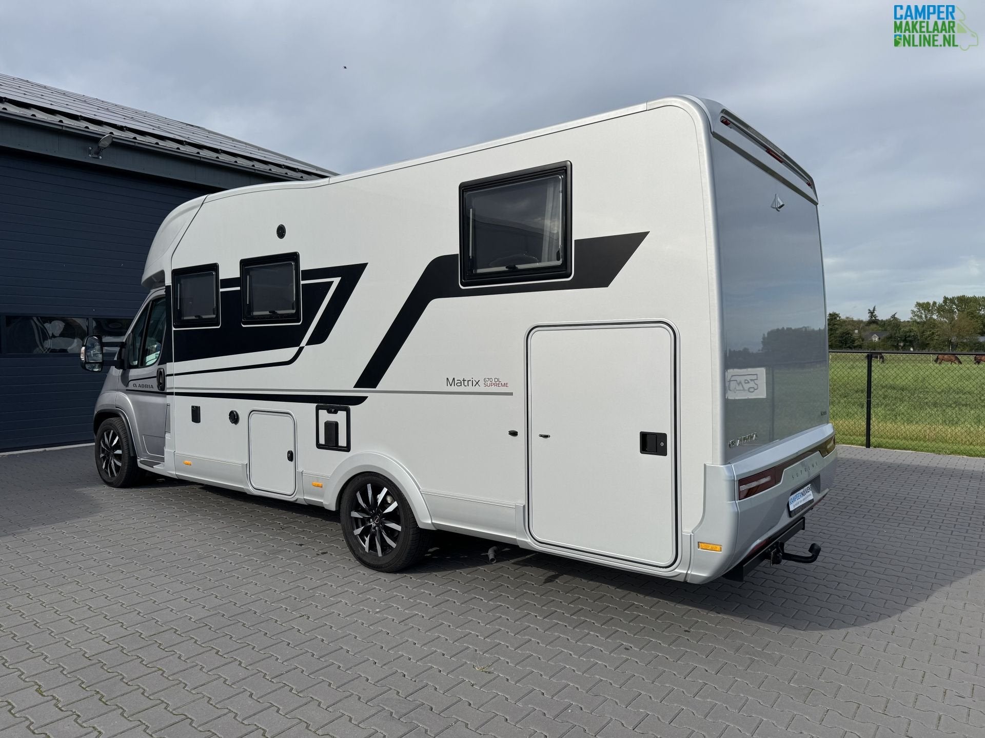 Adria Matrix Supreme 670 SL | 180pk 9G-Tronic | Vol opties!, Automaat, Startonderbreker, 7 tot 8 meter, Bedrijf