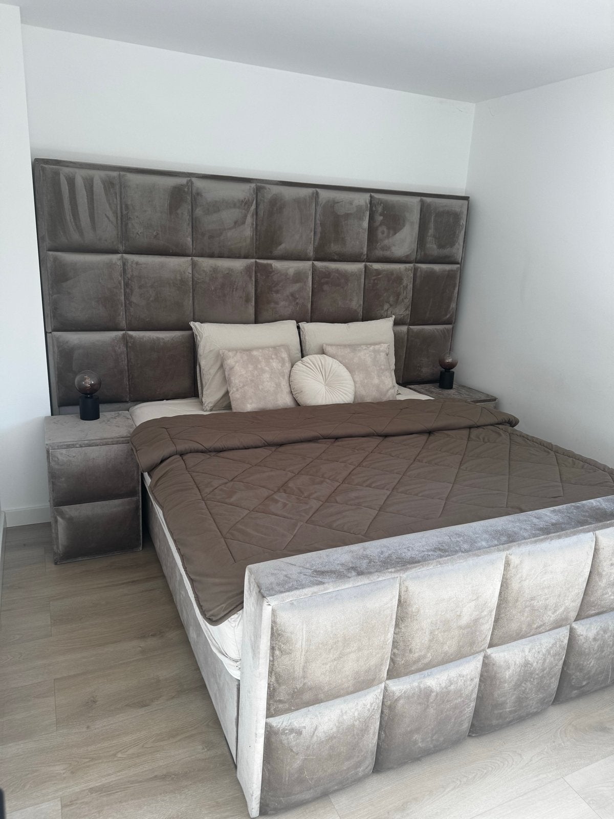 180cm bed - Luxe Boxspring met Hoofdbord en Nachtkastjes, Ophalen, Gebruikt, Bruin, Tweepersoons