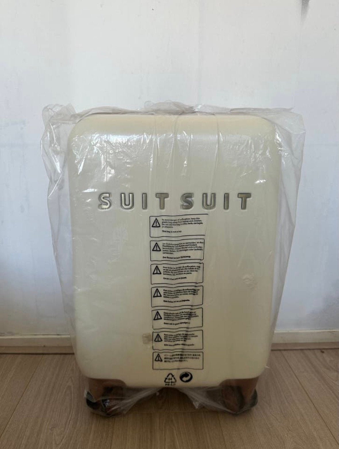 SUITSUIT koffer 55cm Antique White inc label en beschermhoes, Sieraden, Tassen en Uiterlijk, Koffers, Ophalen, Nieuw, Hard kunststof