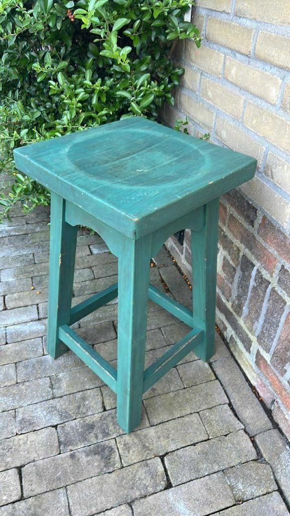Groene houten kruk – oud & stoer, Ophalen, Gebruikt, Hout
