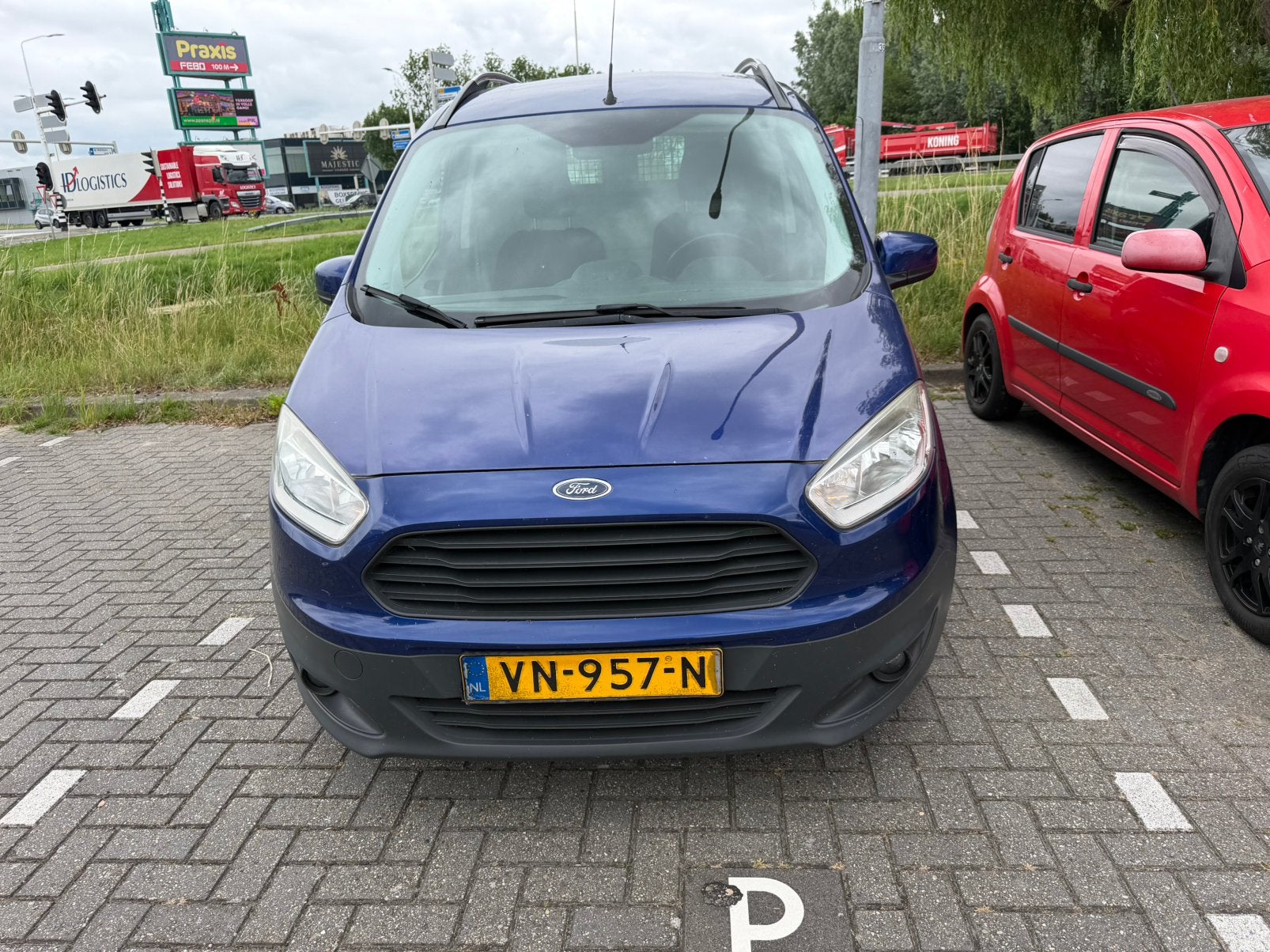 Ford Transit Courier apk tm 13-06-2027 Airco Camera, Voorwielaandrijving, Origineel Nederlands, 1560 cc, Ford