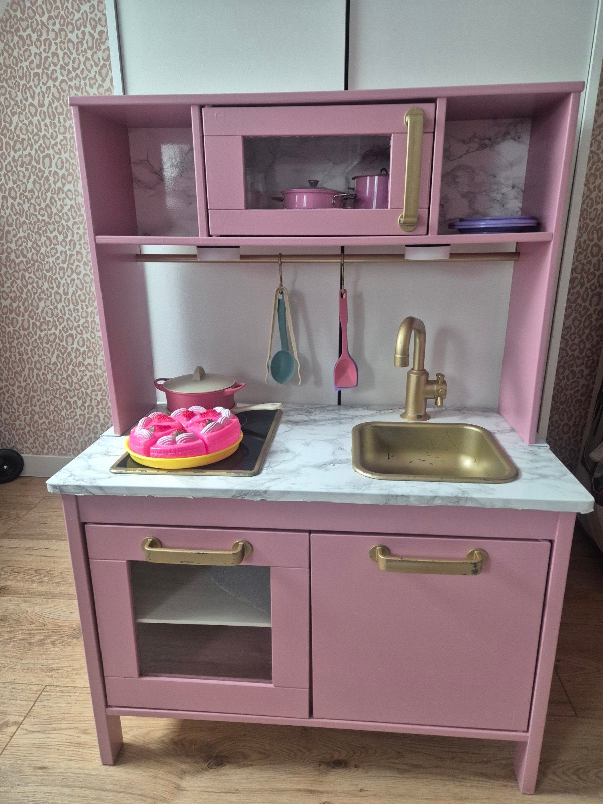 Roze speelkeuken met gouden details, Ophalen of Verzenden, Gebruikt, Meisje