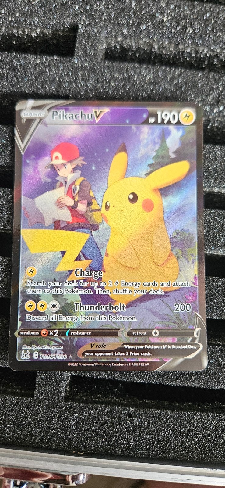 Pikachu V TG16/TG30 Trainer Gallery Pokémon Kaart, Ophalen of Verzenden, Zo goed als nieuw, Losse kaart