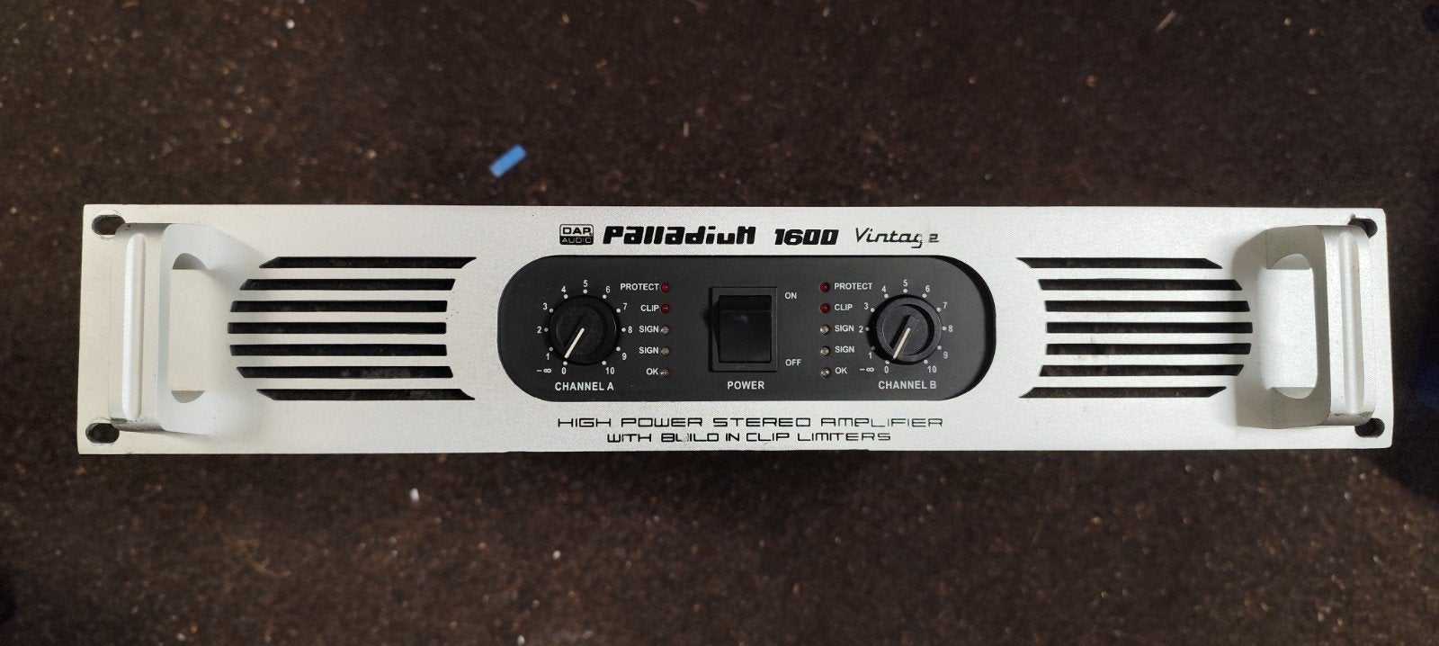 DAP Palladium 1600 Vintage 2 Versterker - 1 kanaal defect, Muziek en Instrumenten, Ophalen of Verzenden, Gebruikt, 1000 watt of meer