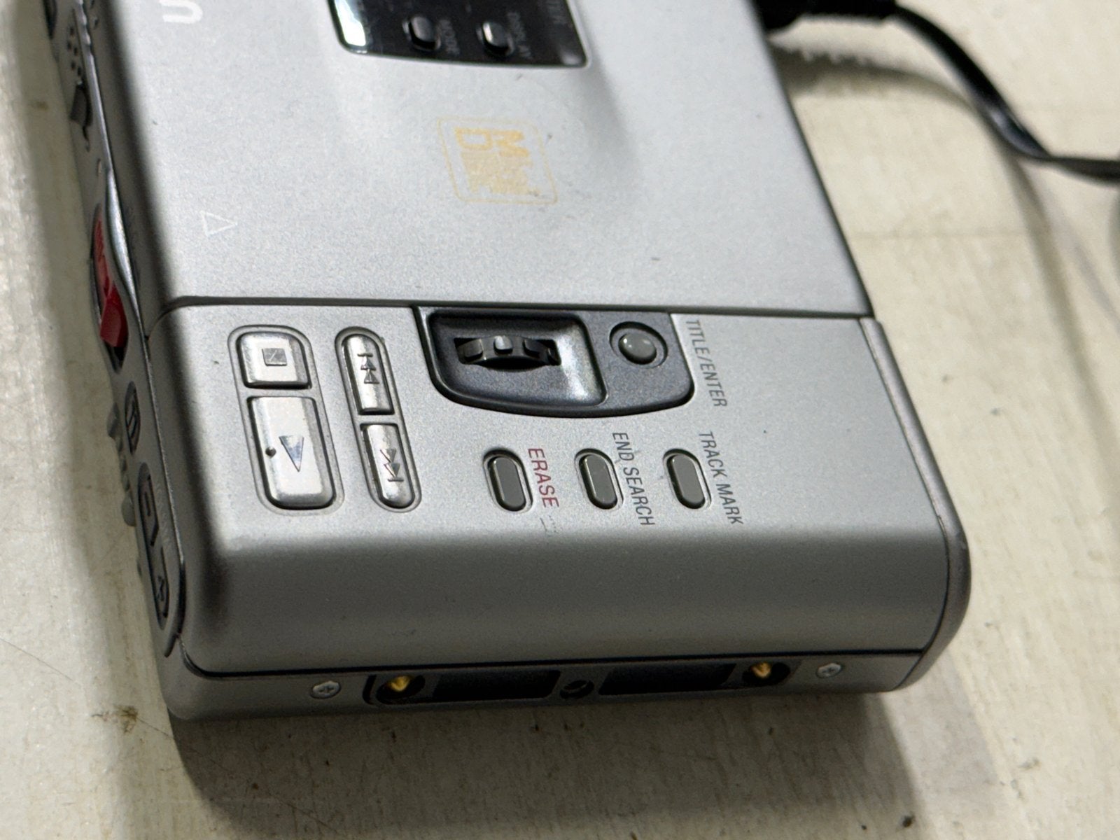 Sony Minidisc MZ-R30 MD Walkman Recorder met oplader, Sony, Ophalen of Verzenden, Sony, Minidisc-recorder