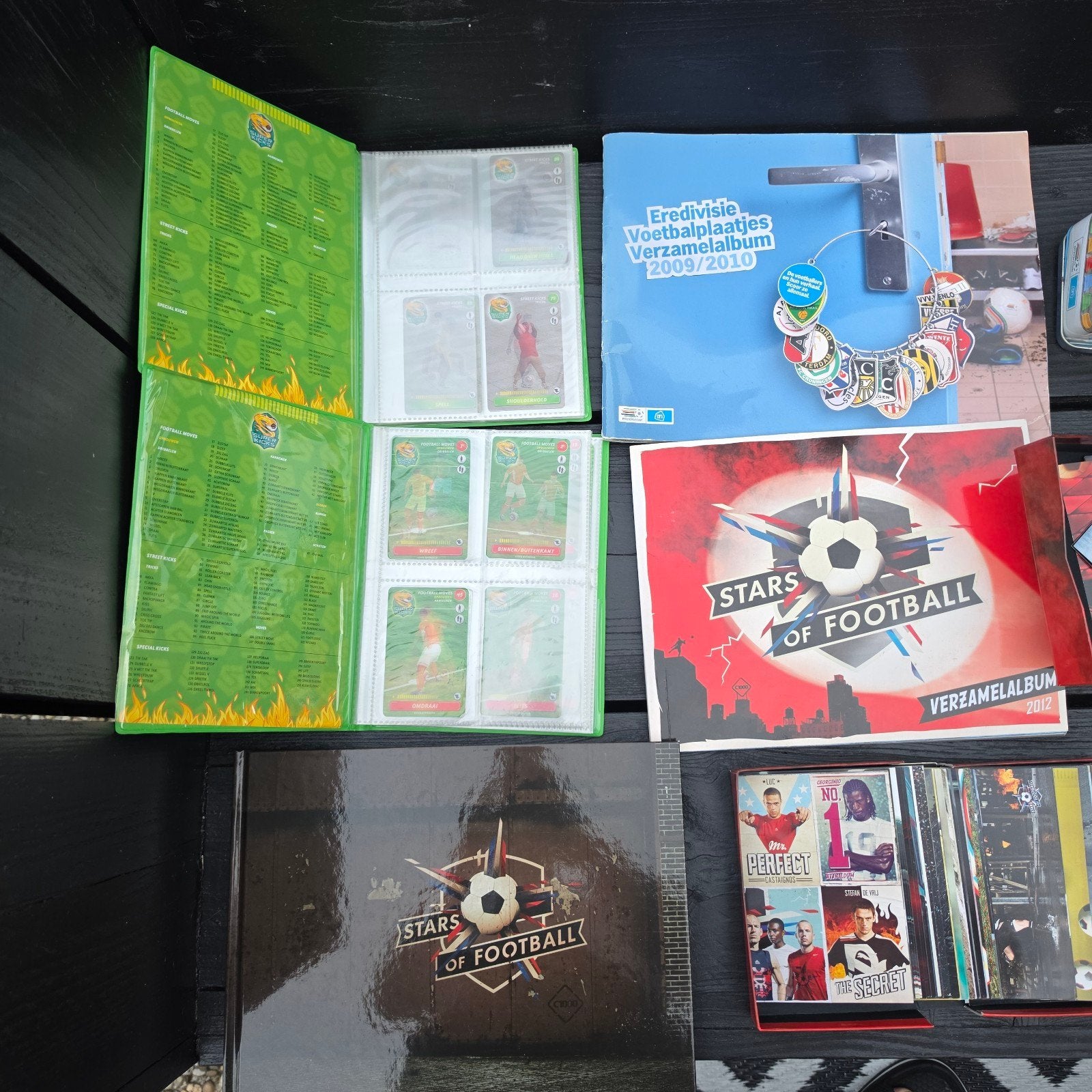 Grote collectie voetbalplaatjes en verzamelalbums, Ophalen of Verzenden