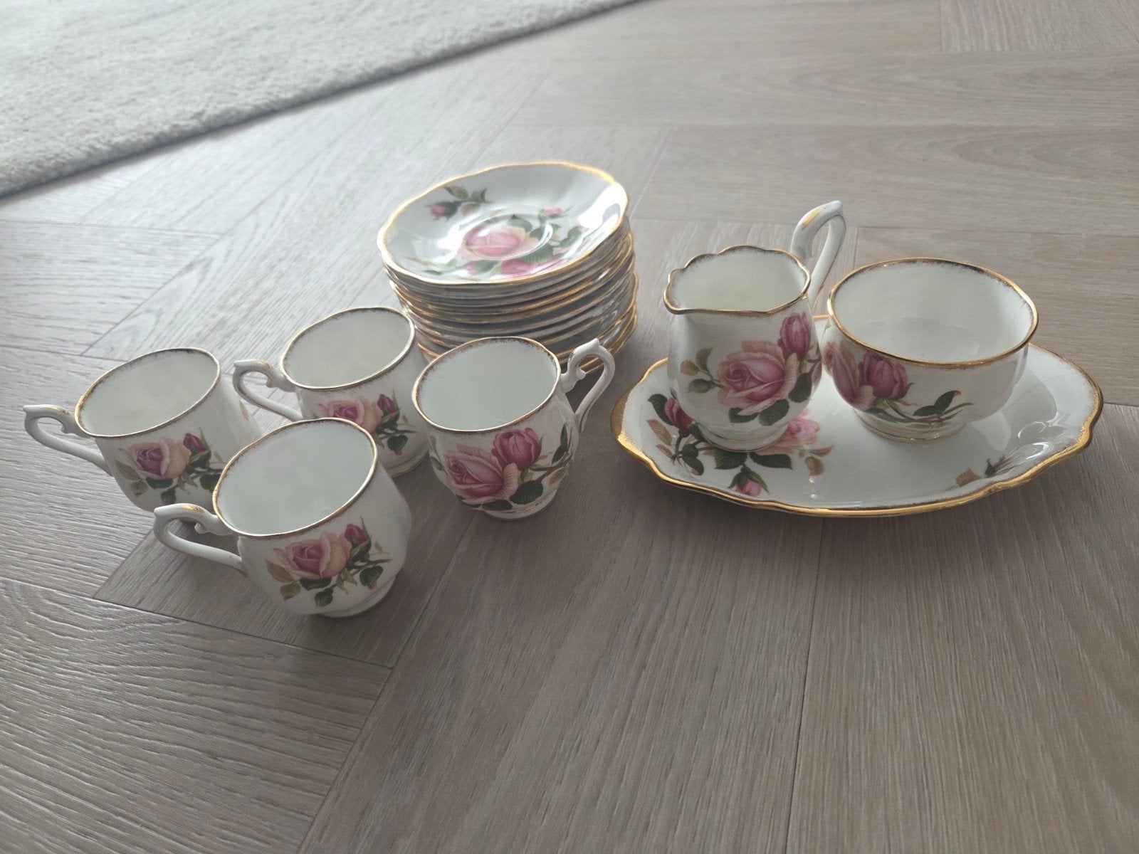 Royal Albert Anniversary Rose servies – Bone China England, Ophalen