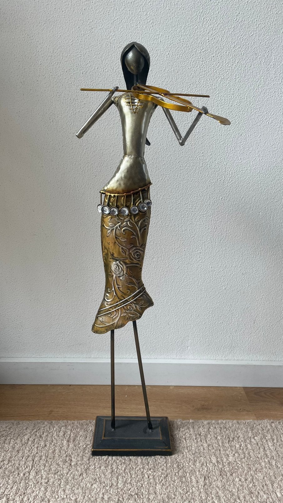 Metalen beeld violiste, 72 cm hoog, Muziek en Instrumenten, Ophalen of Verzenden, 4/4-viool