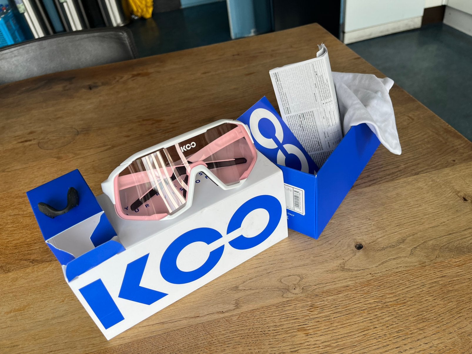 KOO DEMOS fietsbril, photochromic pink / white, Ophalen of Verzenden, Zo goed als nieuw, Overige typen