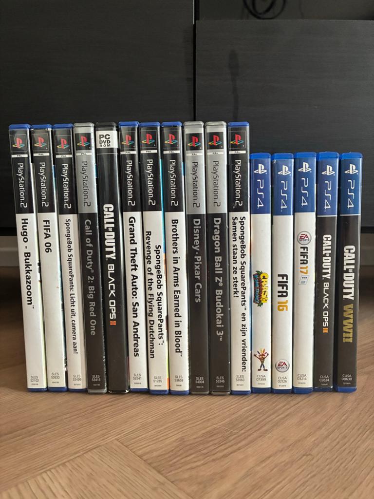 PS2 & PS4 Games: Diverse Collectie (o.a. Call of Duty, FIFA), Gebruikt, Vanaf 18 jaar, 1 speler, Eén computer