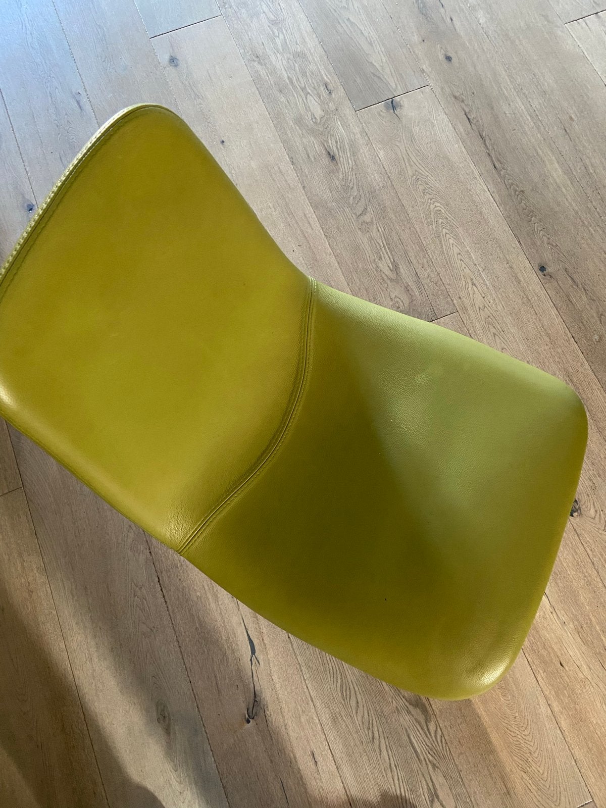 Groene stoeljes leer met metalen onderstel, Ophalen, Gebruikt, Overige kleuren, Modern strak