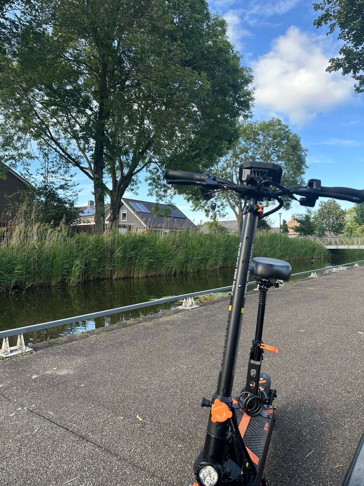 Nieuwe Elektrische Step (E-scooter) met zitje, Fietsen en Brommers, Steps, Verzenden, Nieuw, Elektrische step (E-scooter)