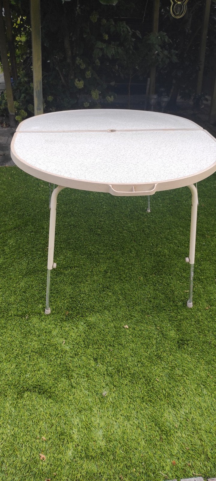 te koop stevige campingtafel, Ophalen