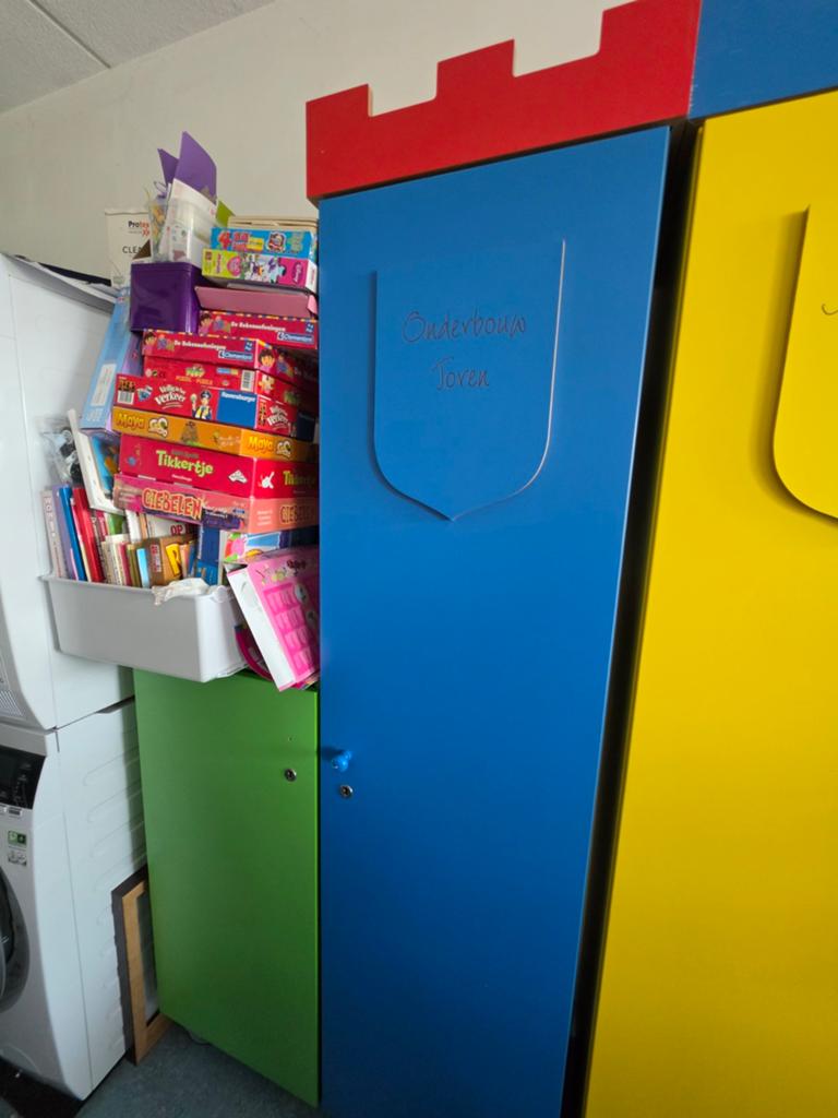 Kasteel kast voor boeken en spelletjes, Ophalen of Verzenden, Gebruikt, 25 tot 50 cm
