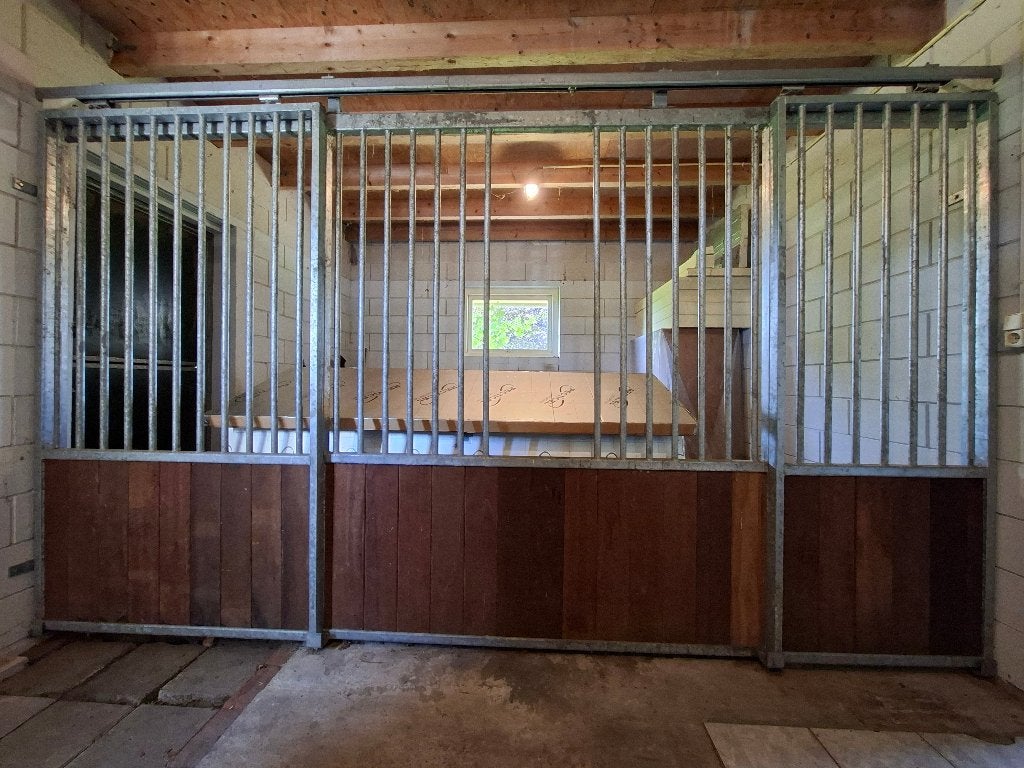 Paardenbox met 2 schuifdeuren, Dieren en Toebehoren