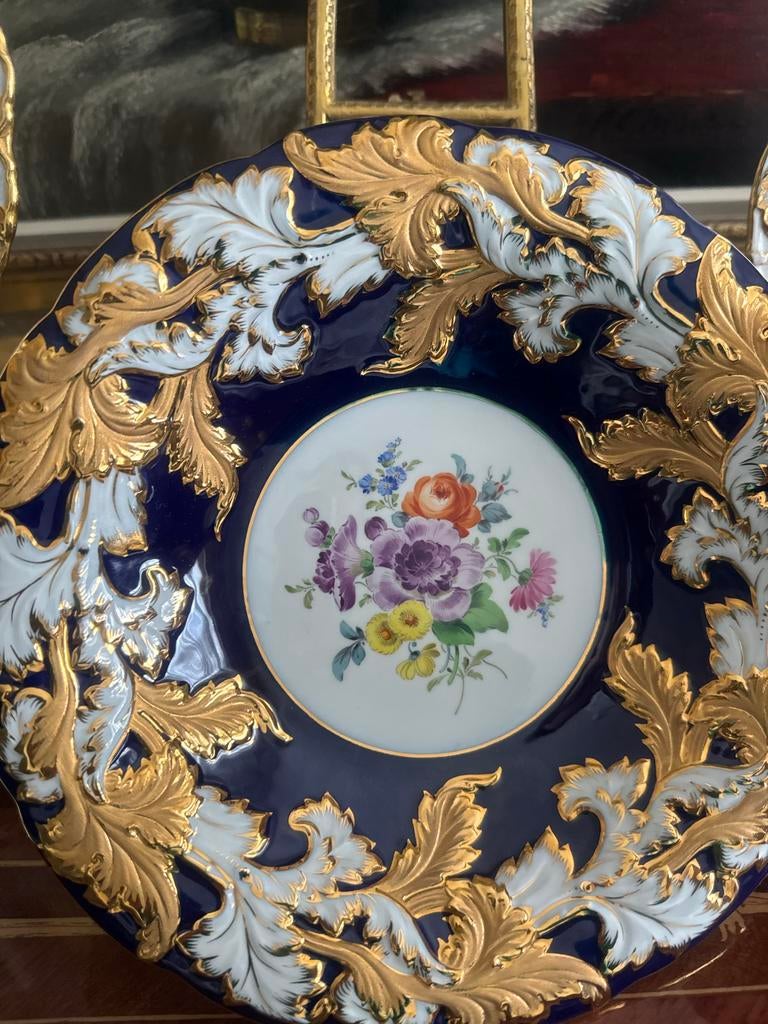 Meissen Kobaltblauw Schaal met Bloemdecor en Goud, Ophalen of Verzenden