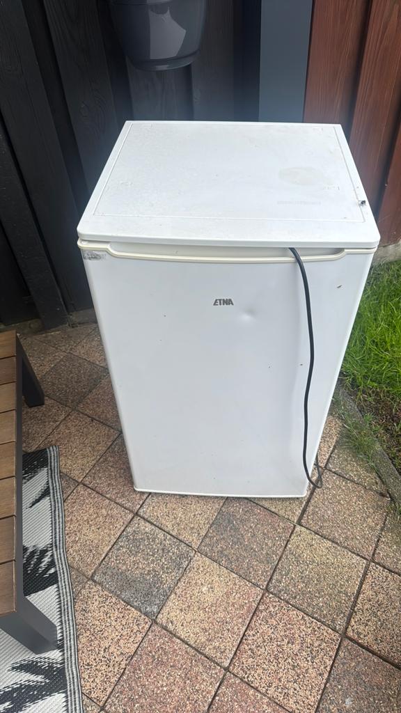 Gratis defect koelkast, Witgoed en Apparatuur, Koelkasten en IJskasten, Ophalen, Zonder vriesvak, 200 liter of meer, 160 cm of meer