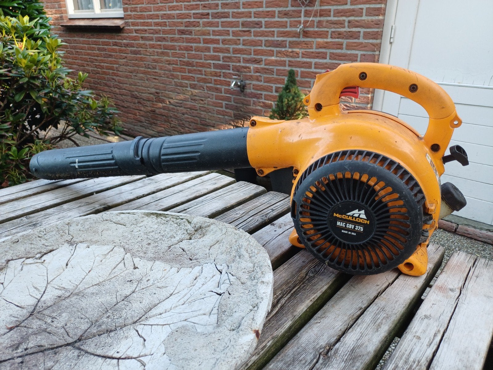Twee benzine bladblazers McCulloch & Sabre, Ophalen, Gebruikt, Benzine, Handgedragen