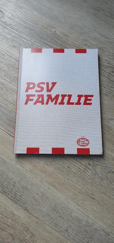 PSV familie magazine + kaarten 2020, 30e jaargang, Verzamelen, Sportartikelen en Voetbal, Ophalen of Verzenden, Zo goed als nieuw