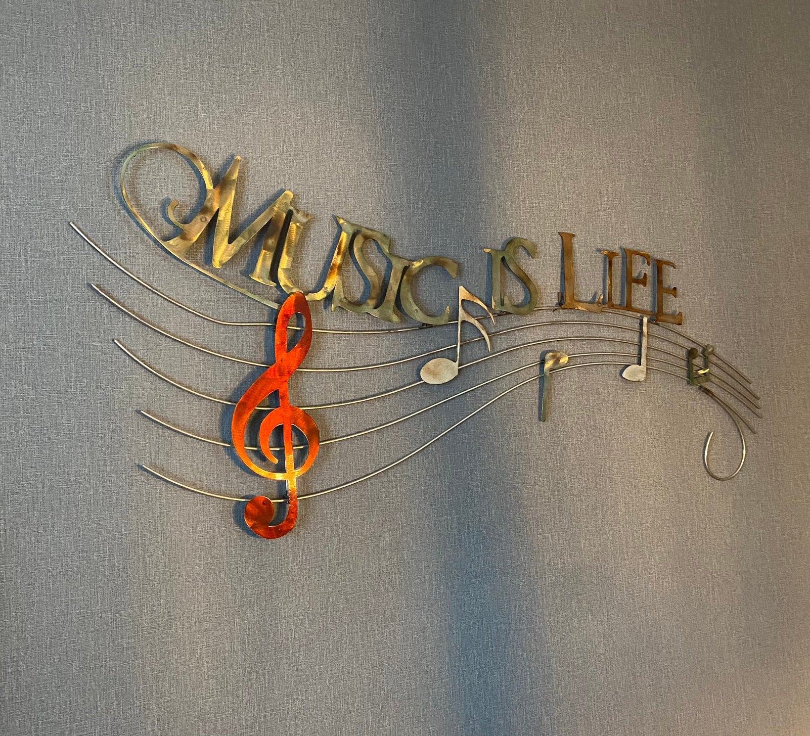 Leuk, mooi ijzeren tekstbord met tekst “ music is life”, Ophalen, Zo goed als nieuw