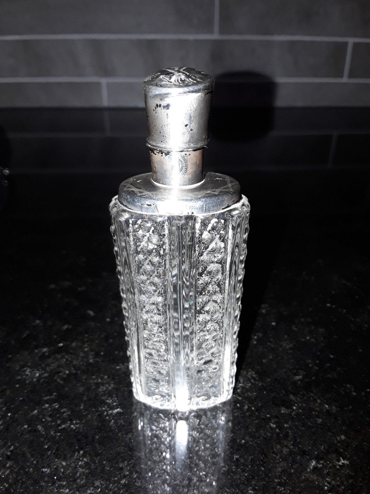 Antiek Parfum flesje met zilveren dop, Ophalen of Verzenden