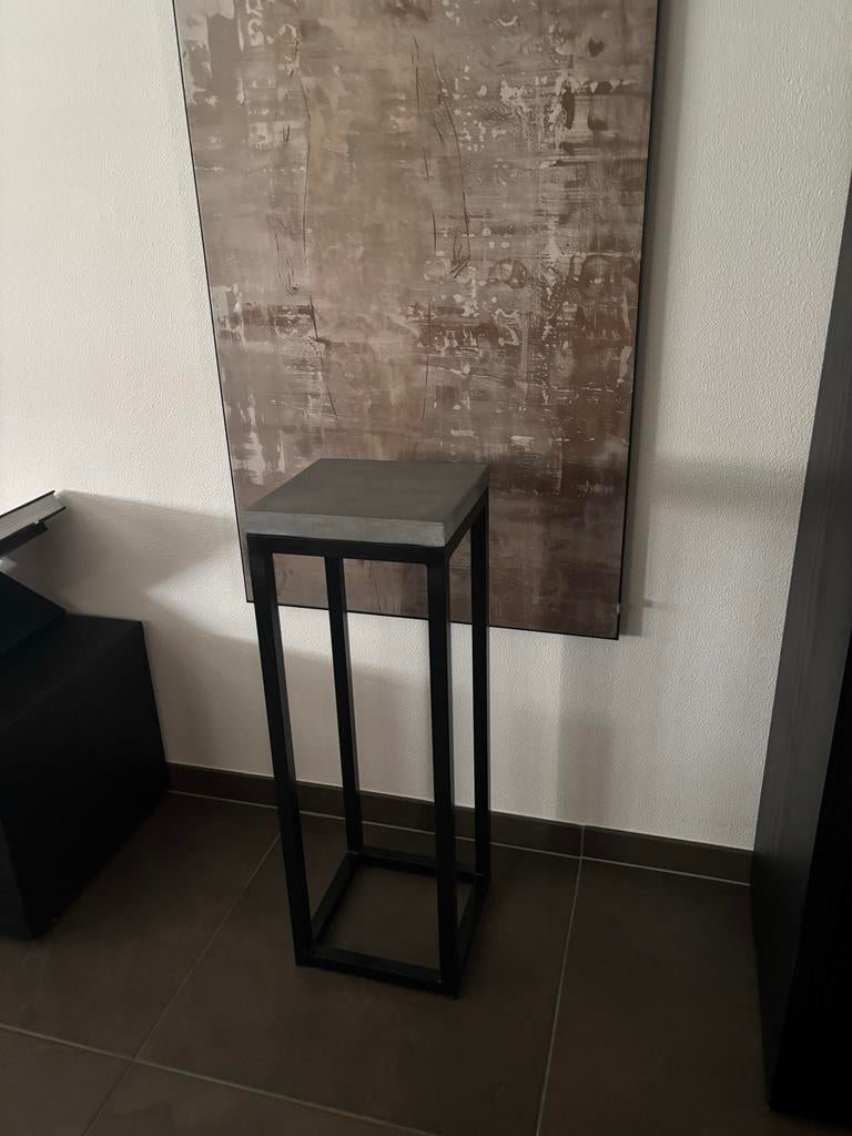 Luxe metalen plantenzuil 82 cm hoog, 28x28 cm, Huis en Inrichting, Ophalen, Zo goed als nieuw