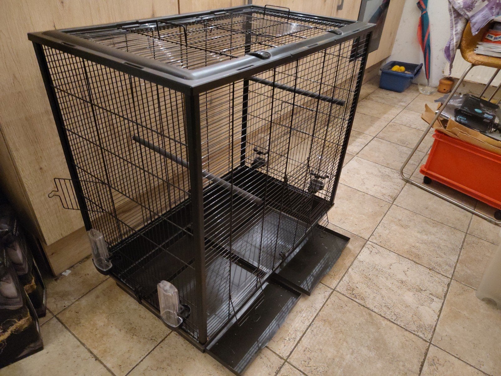 Te koop mooie vogelkooi voor kanarie, parkiet of papegaai, Ophalen, Zo goed als nieuw, Metaal, Vogelkooi