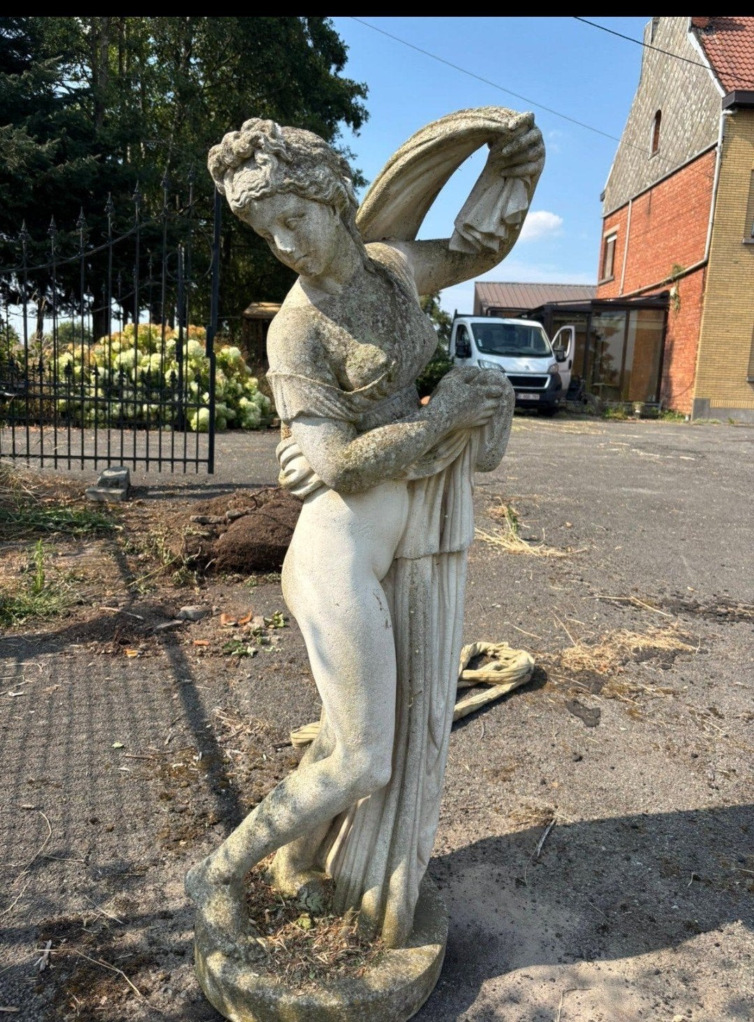 Zeldzaam betonnen tuinbeeld Venus Callipyge met sokkel, Antiek en Kunst, Ophalen