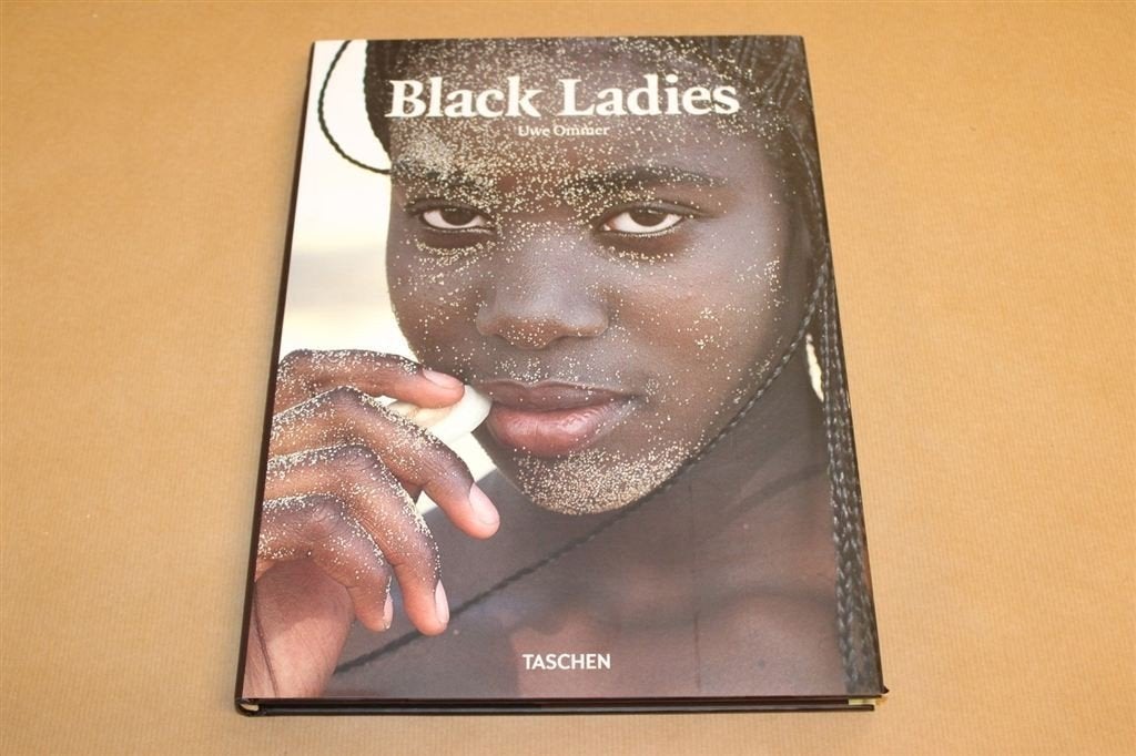 Black Ladies - Uwe Ommer - Taschen uitgave, Boeken, Ophalen of Verzenden, Zo goed als nieuw, Fotografen