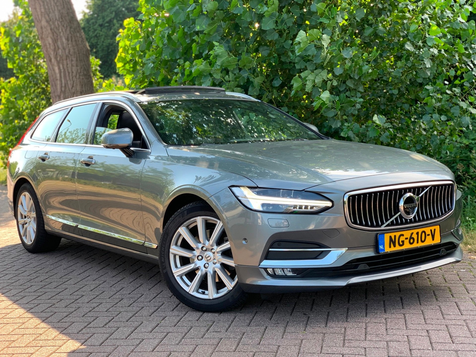 Volvo V90 2.0 D4 AWD Inscription Polestar AWD PANO LEDER B&W, Auto's, Automaat, Dealer onderhouden, Euro 6, 1969 cc