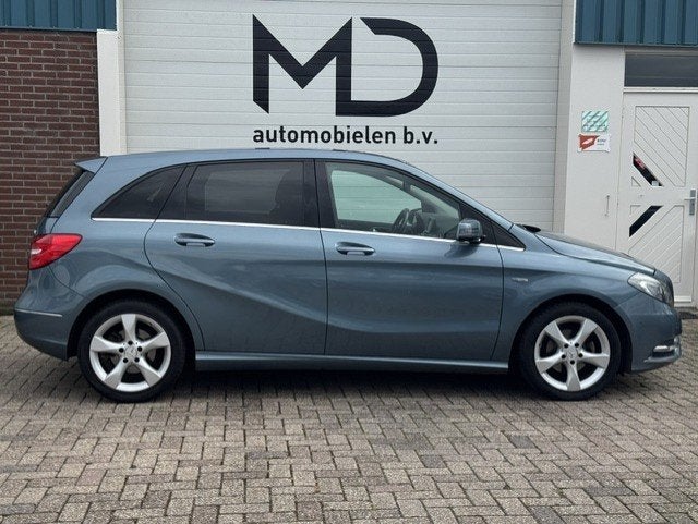 Mercedes-Benz B-klasse 180 CDI Ambition - LED - Navi - PDC, Auto's, Voorwielaandrijving, Stof, Gebruikt, Zwart