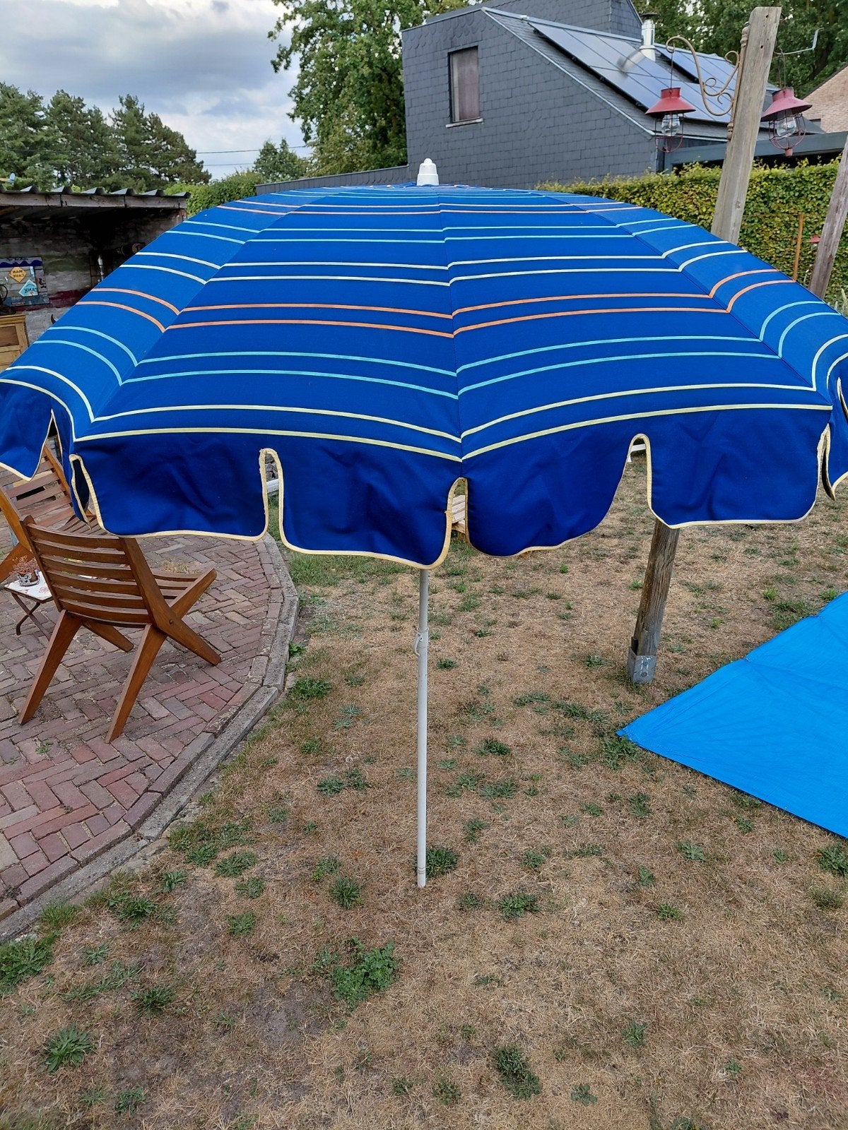 vintage parasol met kleurrijke strepen. 1.85 diameter, Tuin en Terras, Parasols, Ophalen