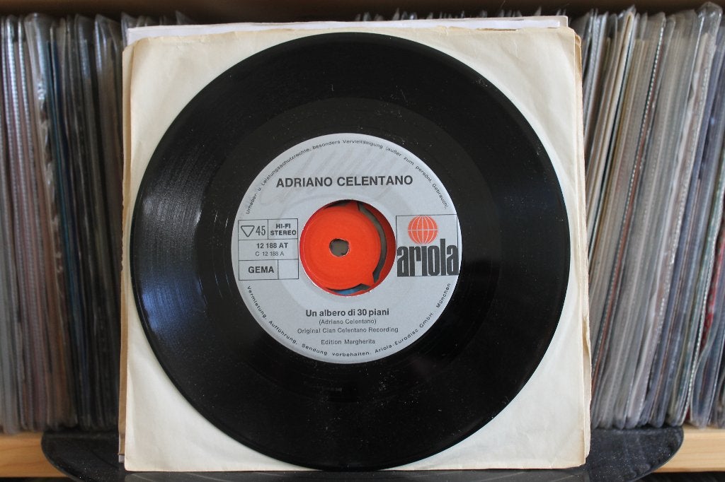 7" Single Adriano Celentano - Un Albero Di 30 Piani / Forse, Gebruikt, 7 inch, Ophalen of Verzenden, Pop