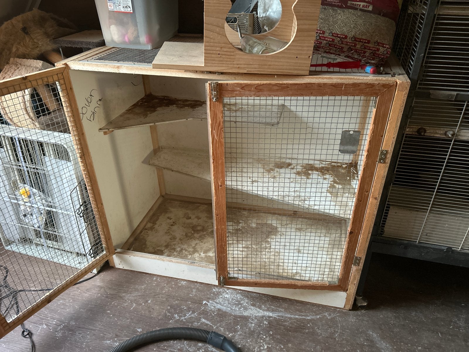 Een kooi zelf ontworpen, Ophalen, Kooi, 90 cm of meer, 110 cm of meer