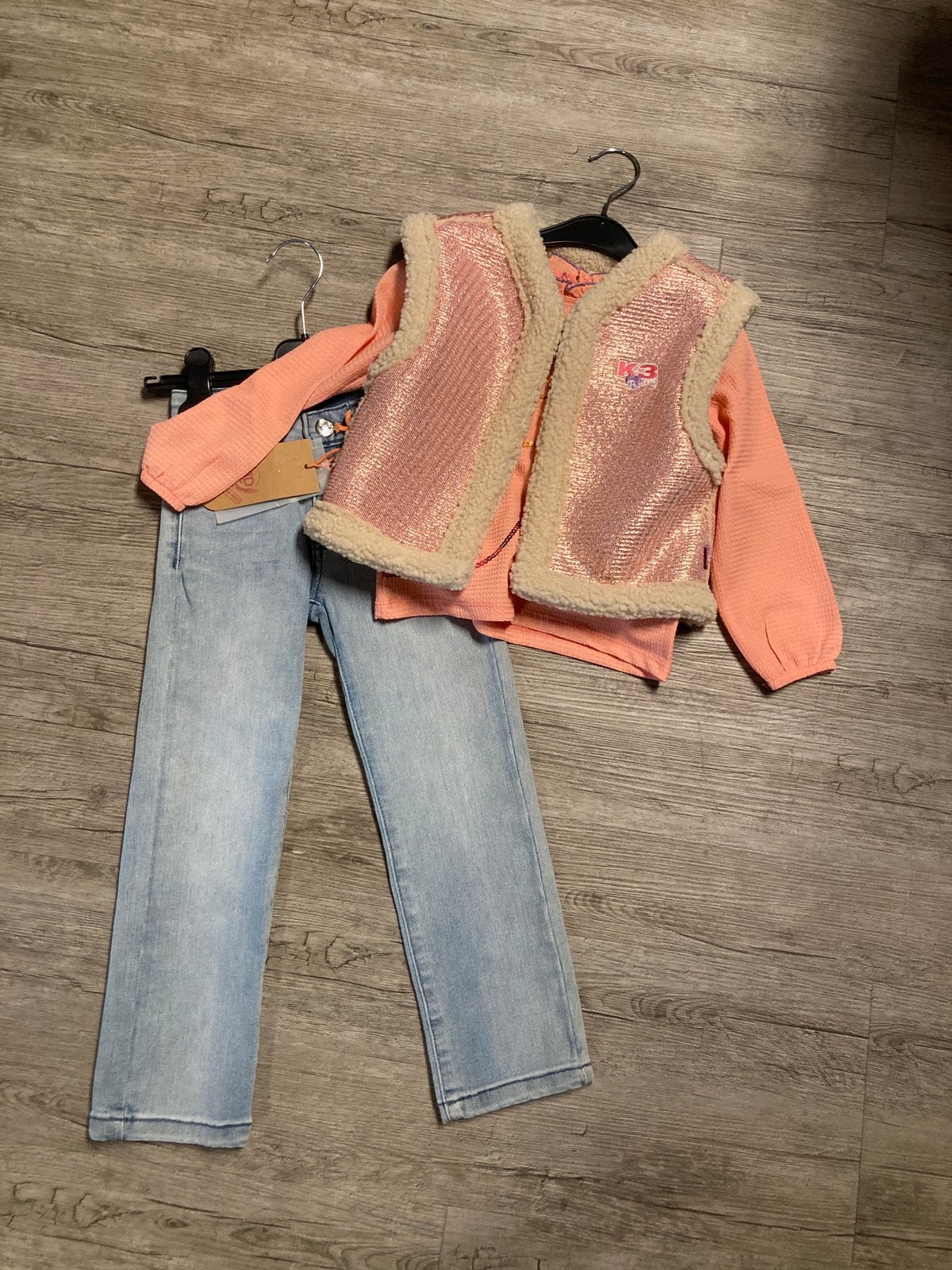 DDD en B. NOSY set nieuw mt 104, Ophalen of Verzenden, Nieuw, Meisje, Broek