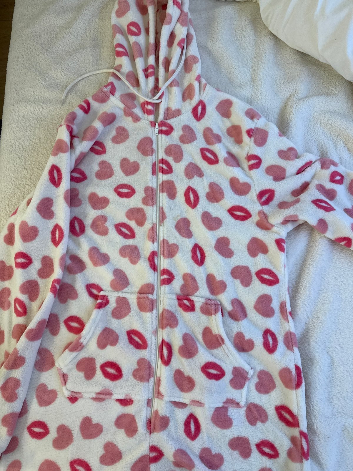 Zachte Onesie met Hartjes en Lippen Print, Kleding | Dames, Ophalen of Verzenden, Gedragen, Maat 42/44 (L), Roze