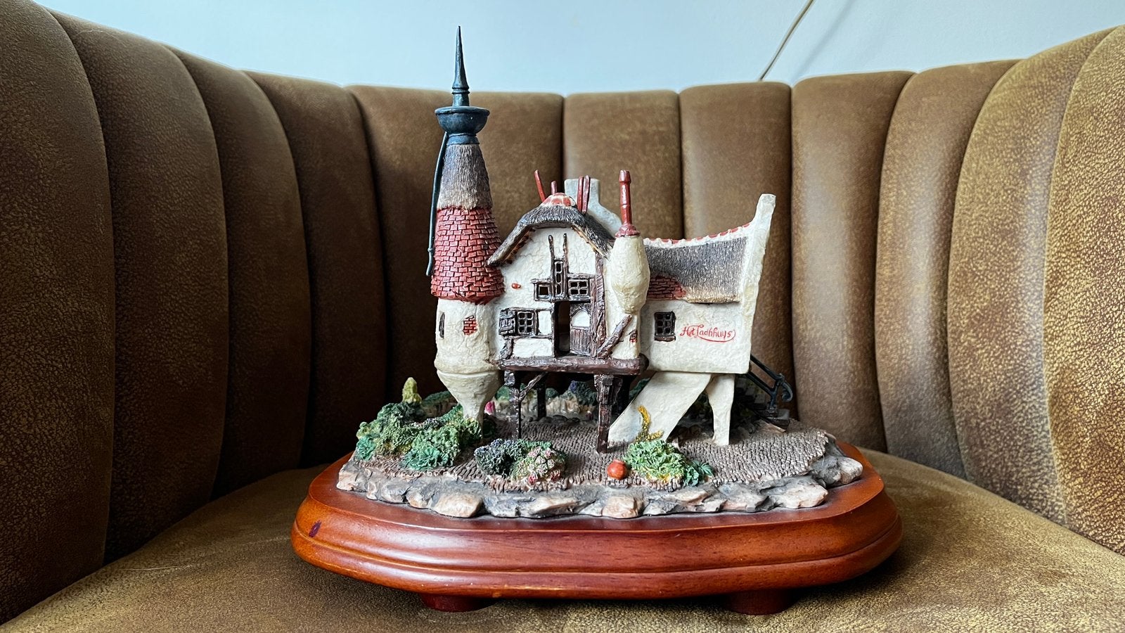 The Laaf collectible, Ophalen, Zo goed als nieuw, Beeldje of Poppetje