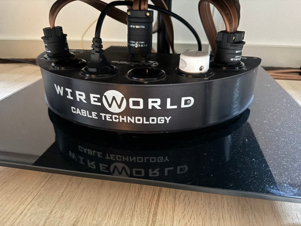 Wireworld SpacePort 6-weg Stroomconditioner, Audio, Tv en Foto, Ophalen, Zo goed als nieuw, Minder dan 2 meter, Overige kabels