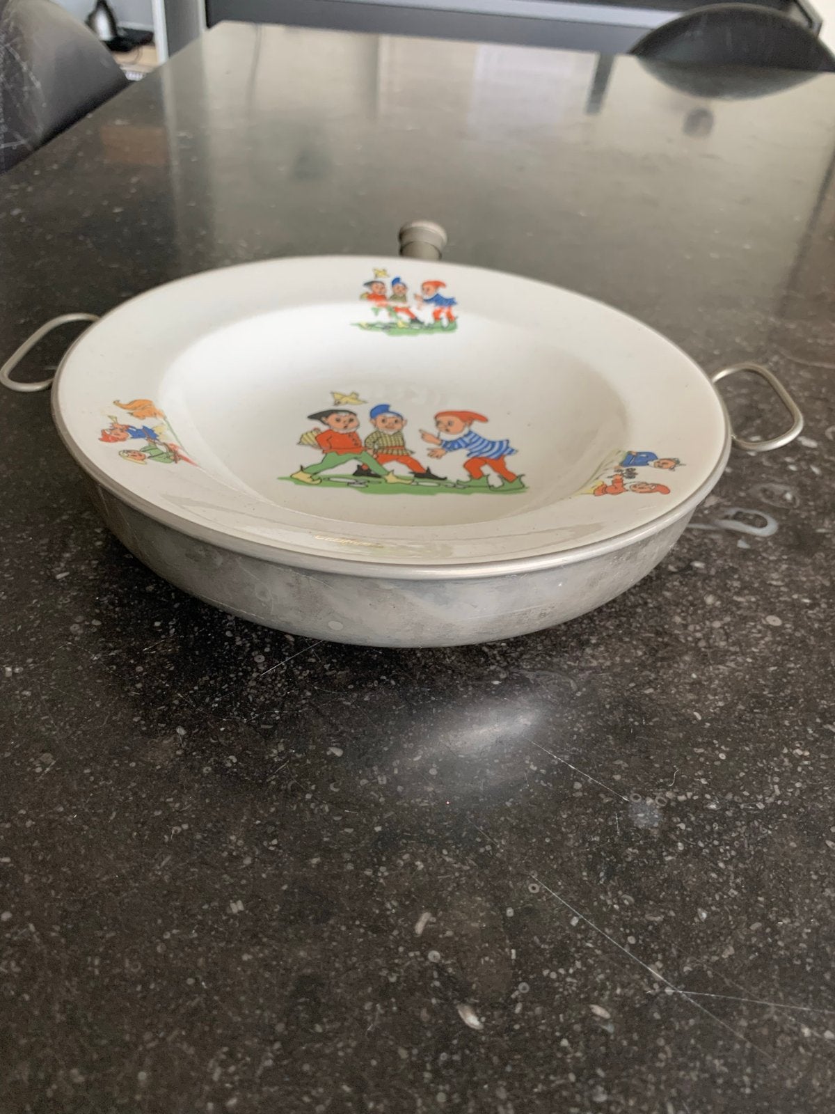 Vintage kinderwarmhoudbord met kabouters, Ophalen