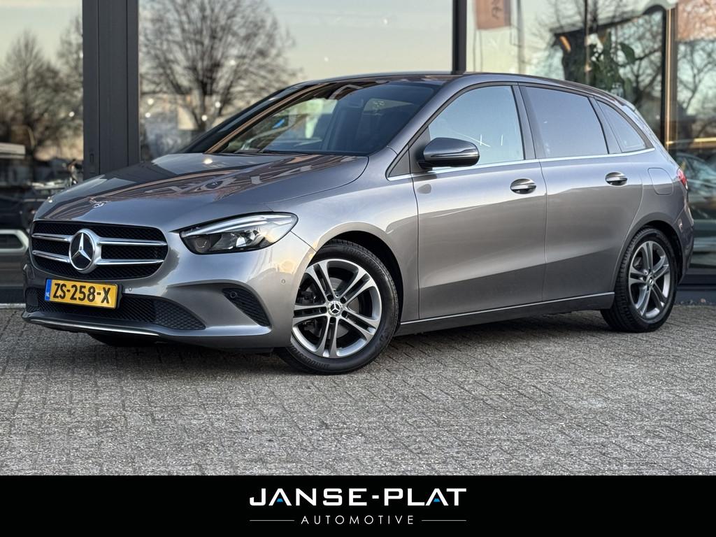 Mercedes-Benz B-Klasse 180 AUT Business Solution | Camera |, 136 pk, Gebruikt, 4 cilinders, Leder en Stof