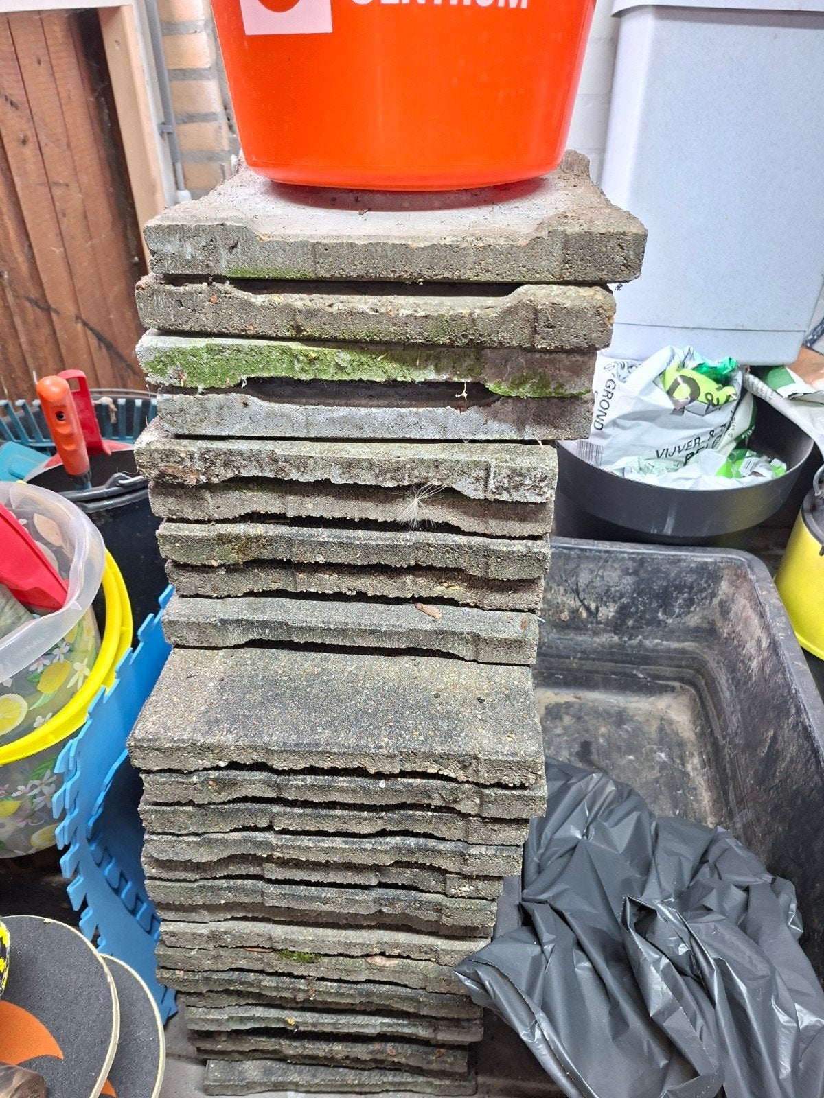 56 Gebruikte Drainage Tegels 30x30 cm, Doe-het-zelf en Verbouw, Tegels, Gebruikt, Overige typen, Overige materialen, 20 tot 40 cm