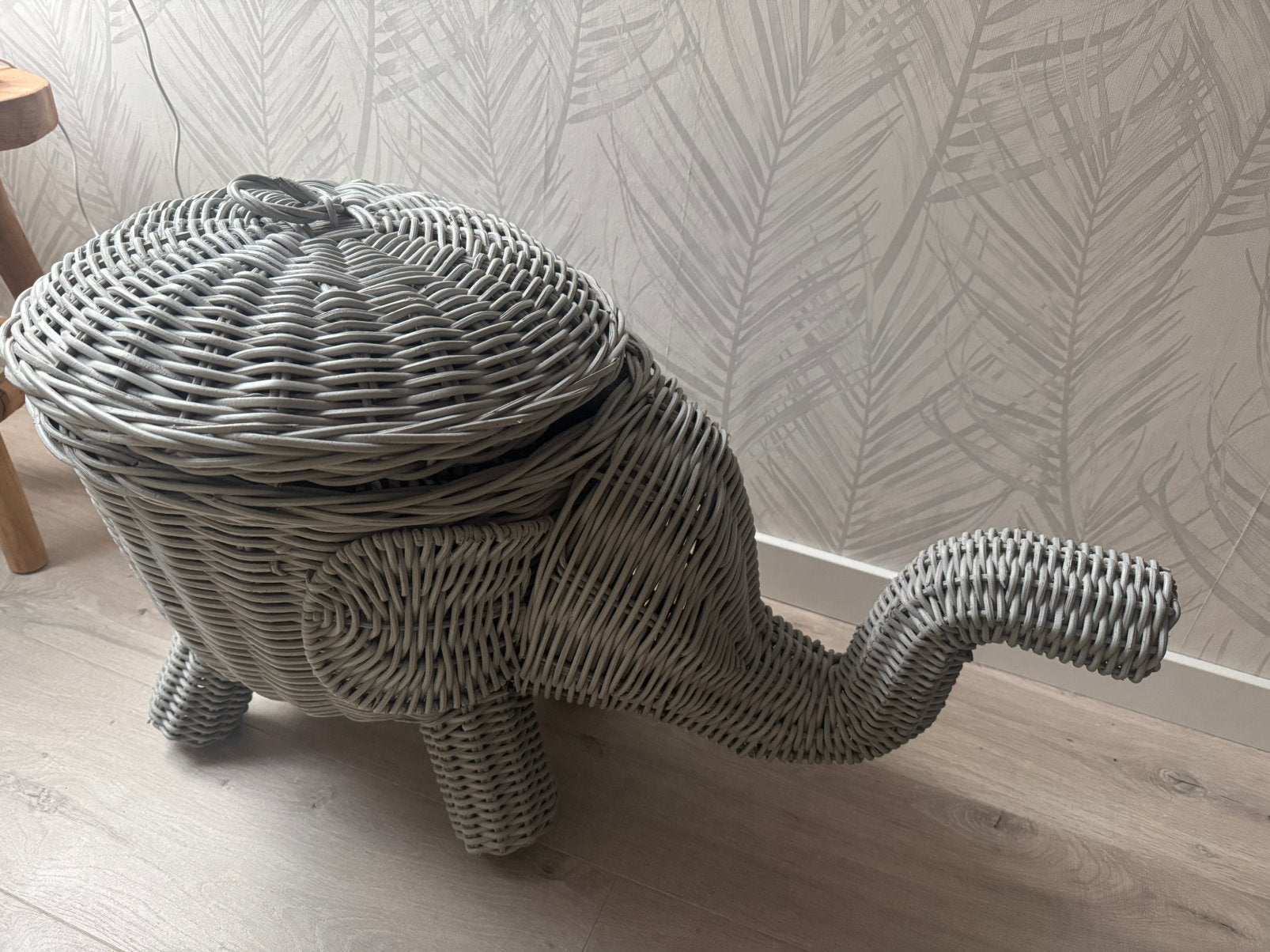 Opbergmand olifant, Ophalen, Zo goed als nieuw