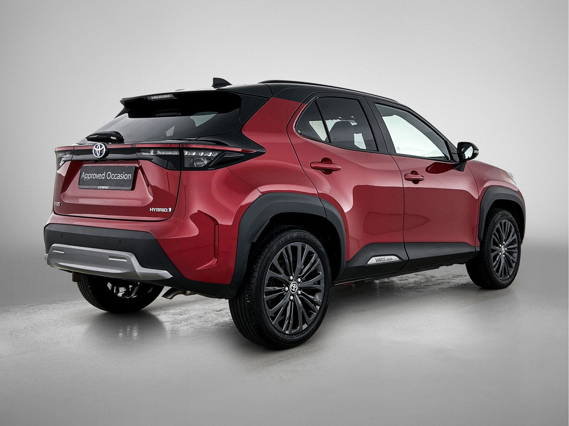 Toyota Yaris Cross 1.5 Hybrid Adventure | BTW voertuig | Dod, Auto's, 12 maanden, Gebruikt, Zwart, Bedrijf